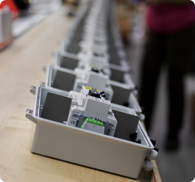coffret sur ligne de production pour câblage